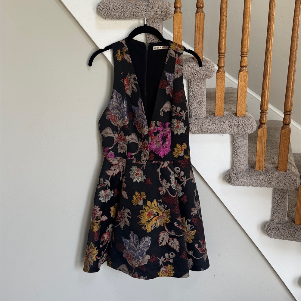 Alice + Olivia Mollie Box Pleat Brocade Jacquard Floral Mini Dress Size 8